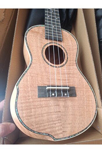 PUKA Custom Made Concert Boy Mahogany Harelle Ukulele and Case Plectrums Gift