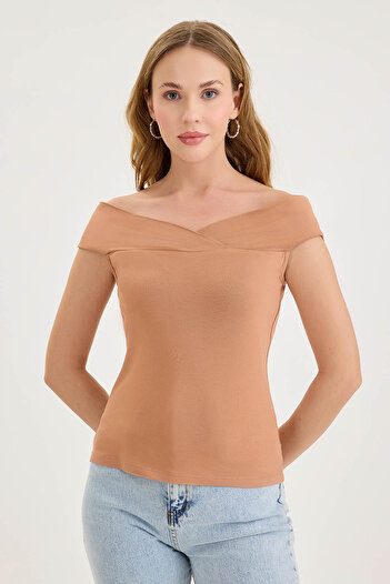 Vitrin Boat Neck Blouse