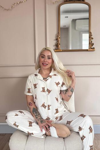 Pijamaevi Beige Teddy Desenli Bambu Önden Düğmeli Kısa Kol Pijama Takımı