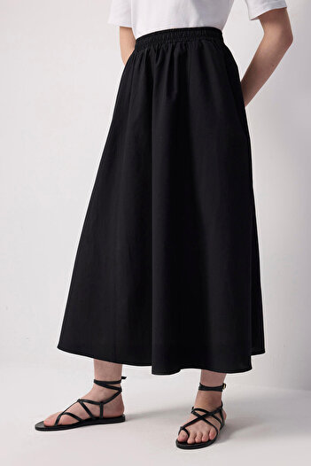 Touché Privé Belted Woven Skirt