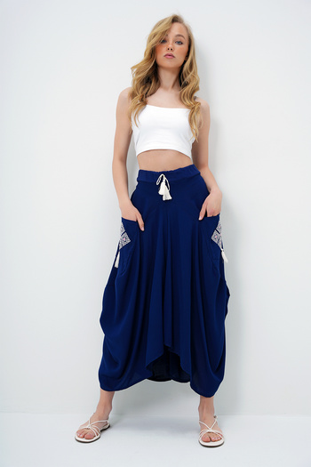 Trend Alaçatı Stili Women's Navy Blue Embroidered Double Pocket Baggy Cut Woven Skirt ALC-X11801