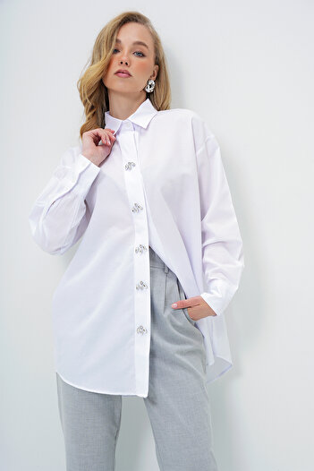 Trend Alaçatı Stili Női fehér kőgombos oversize poplin ing ALC-X13934