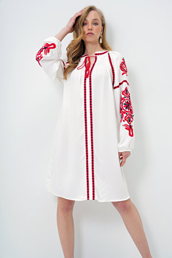Trend Alaçatı Stili Women's White Balloon Sleeve Embroidered Summer Midi Dress Alc-X14107