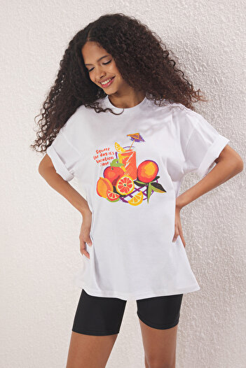 Trendyol Collection Ecru Thick Cotton Lemon-Fruit Printed Oversize/Wide Fit Knitted T-Shirt Twoss25Ts00122
