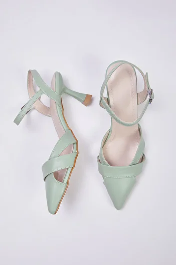 TRENDYOL SHOES Mint Cut Out Detailní špičaté dámské klasické boty na podpatku TAKSS25TO00029