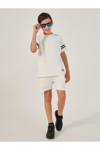 Styli Striped Sleeve Trim Round Neck T-Shirt and Shorts Set