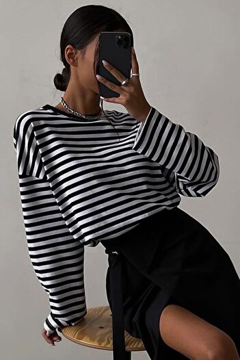 Madmext Černá mikina Mad Girls Mg980