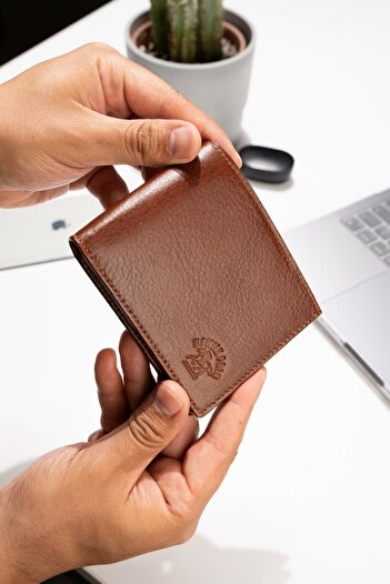 Newish Polo Men's Genuine Leather Wallet and Card Holder Tan