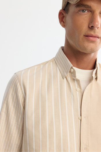 Avva Men's Beige Regular Fit Button-Down Collar 100% Cotton Striped Shirt A42Y2044
