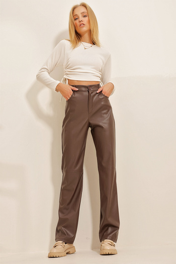 Trend Alaçatı Stili Pantaloni Palazzo din piele artificială, maro, cu cusături la genunchi, ALC-X10843