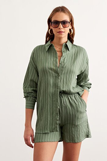 LEVURE Önü Düğmeli Çizgili Oversize Gömlek ÇAĞLA YEŞİLİ