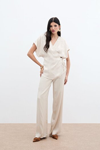Sateen Loose Trousers with Pockets - Beige