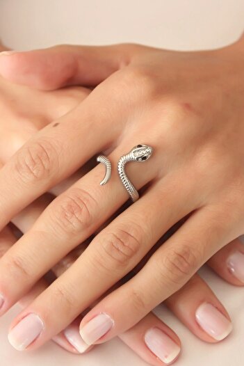 Clariss Adjustable Silver Color Snake Women's Ring