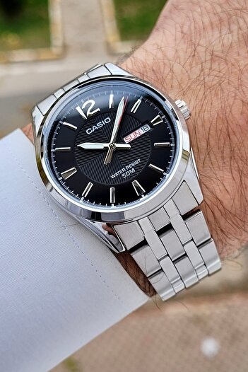 Casio Men's Wristwatch