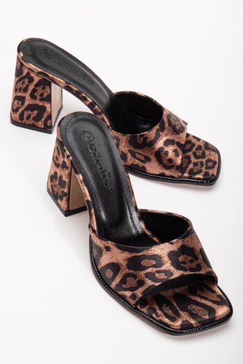 Dilimler Ayakkabı Large Size Women's Heeled Slippers Leopard Satin Thin Band