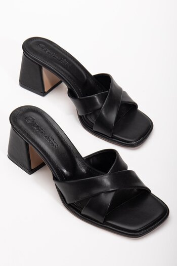 Dilimler Ayakkabı Large Size Women's Heeled Slippers Black Cross Strap Short Heels