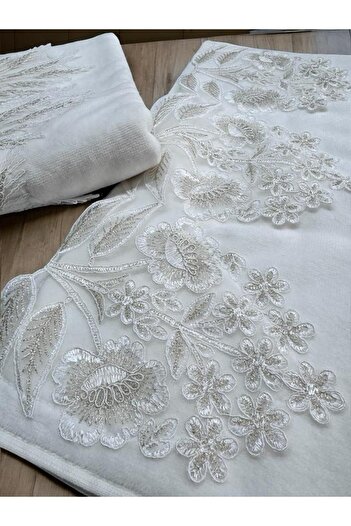 Dantelux 2 Piece French Laced Dowry Holder 50X90 Velvet Hand and Face Towel