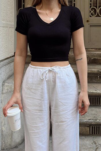 Swist Siyah Peria V Yaka Kısa Kol Kadın Crop T-shirt