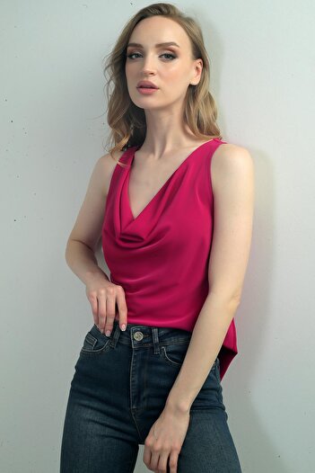 By Saygı Women's Peplum Collar Sleeveless Crepe Satin Blouse