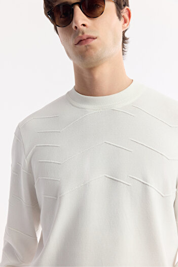 Avva Men's Regular Fit Ecru Crew Neck Textured Rayon Knitwear Sweater A51Y5022