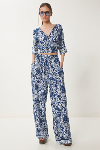 Happiness İstanbul Women's Navy Blue White Patterned Crop Blouse Trousers Suit Zv00270