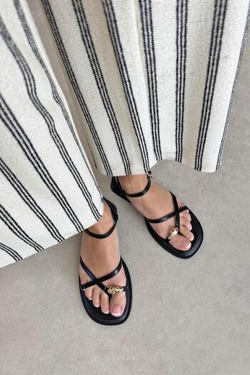 STRASWANS Vichenza Women's Flip Flop Leather Sandals Black