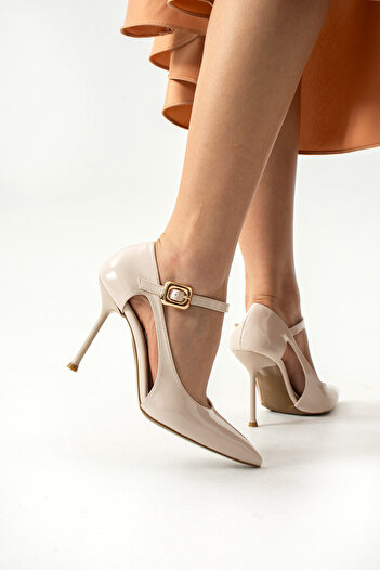 Güllü Shoes Cream Patent Leather Ankle Buckle Stiletto – Thin Heel, Comfortable Fit, Pointed Toe