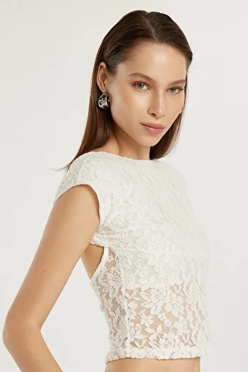 Tudors Women's Standard Fit Regular Cut Lace Back Detailed Blouse