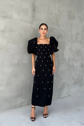 aruz moda giyim & ayakkabı Siyah İşlemeli Kolu Garnili Elbise