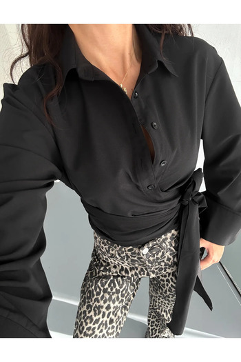 LE CARAMBOLE Women's Black Lacing Detailed Shirt