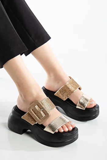 Dilimler Ayakkabı Women's Wedge Heeled Slippers Gold 2 Stripes Square Stone Buckle