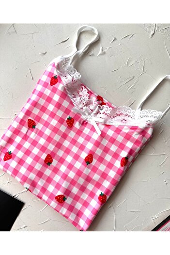 İntive Lingerie Intive Lace Detailed Soft Pink Strawberry Patterned Strappy Blouse Shorts Pajama Set