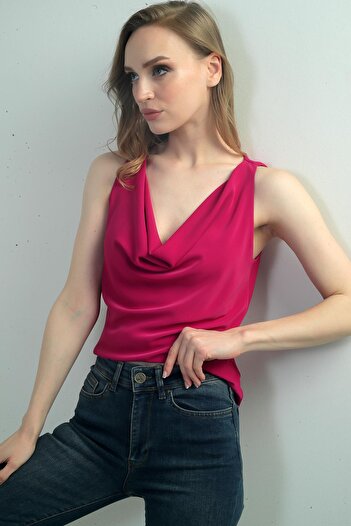 By Saygı Women's Peplum Collar Sleeveless Crepe Satin Blouse