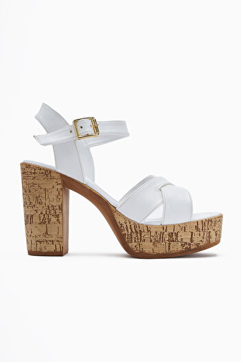 Limoya Hera White Cross-Strapped Platform Heeled Women's Sandals