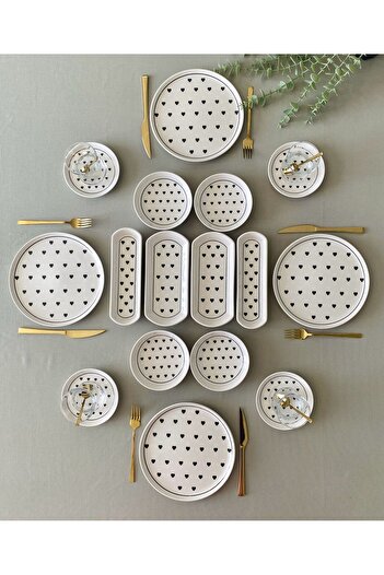QUEEN Black Heart 16 Piece Breakfast Set for 4 People