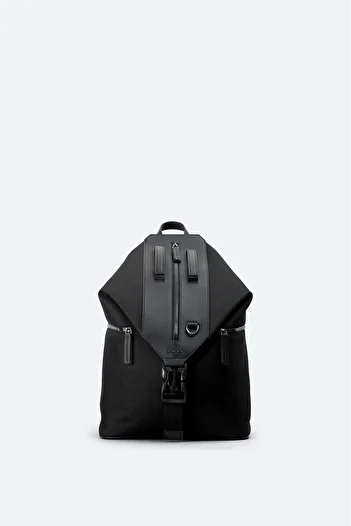 Avva Men's Black Zippered Backpack A42Y9111