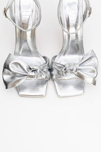 LuviShoes Pantofi cu toc pentru femei Pila Silver