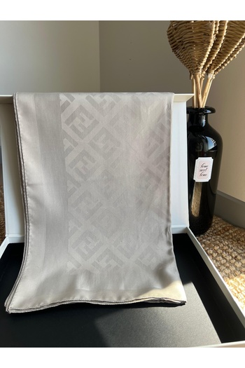 VaVscarfs F Pattern Jacquard Scarf Ecru