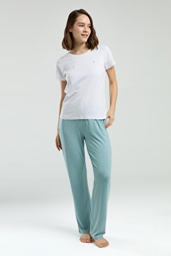 Pierre Cardin Top alb cu decolteu scurt, costum de pijama cu buzunar verde, țesătură din viscoză