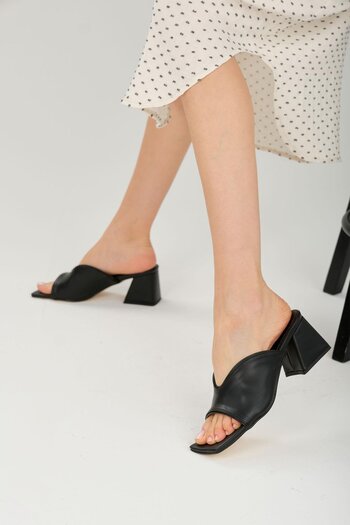 Mio Gusto Γυναικεία παπούτσια με τακούνι Gabi Black Color