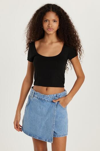 Tudors Women's Slim Fit Slim Fit Short Sleeve U-Neck Black Blouse