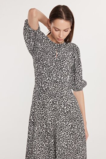 Tudors Women's Regular Fit Classic Cut Balloon Sleeve Leopard Print Dress