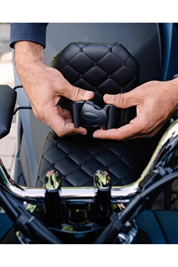 Vespa GTS Motosiklet Çocuk Koltuğu, Emniyet Kemerli, Siyah Deri, Kollu, 2-8 Yaş Arası, Hediyeli