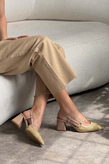 NİŞANTAŞI SHOES Retro Bej Hasır Kemer Detay Sivri Burun Kadın Topuklu Ayakkabı