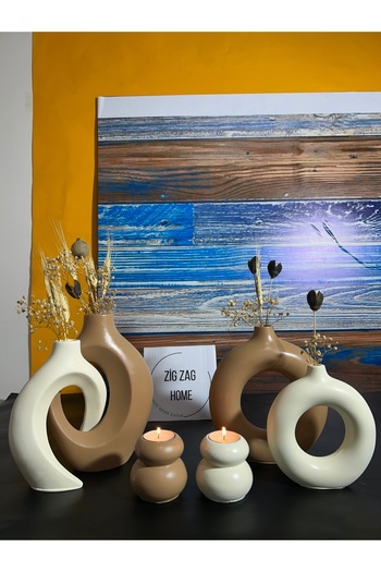 Zigzag Home Διακοσμητικό σετ βάζων 6 τεμαχίων, σετ 2 δαχτυλιδιών, σετ 2 βελανιδιών, σετ 2 κηροπήγια, Σετ ειδώλια σε καφέ μπεζ χρώμα