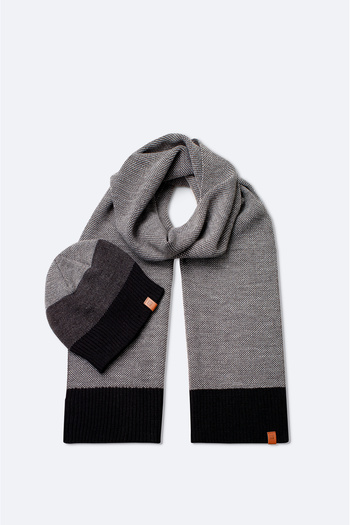 Avva Men's Black Colorblock Knitwear Scarf Beanie Set A42Y9224