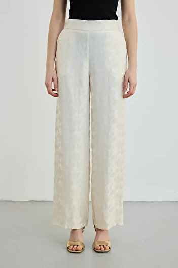 Gusto Jacquard Patterned Ecru Trousers