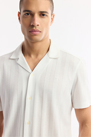 Avva Men's Comfort Fit White Apaj Collar Jacquard Short Sleeve Shirt A51Y2027