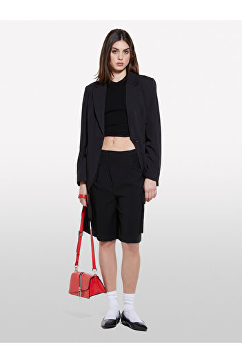 Sisley Women's Black Viscose Blended Belted Comfort Fit Bermuda Shorts