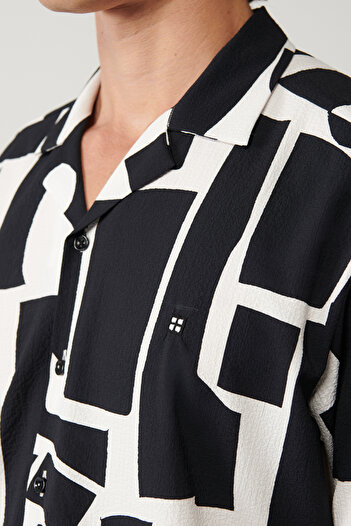 Avva Men's Black Apaj Collar Easy-Ironing Seersucker Short Sleeve Oversize Fit Shirt A41Y2177